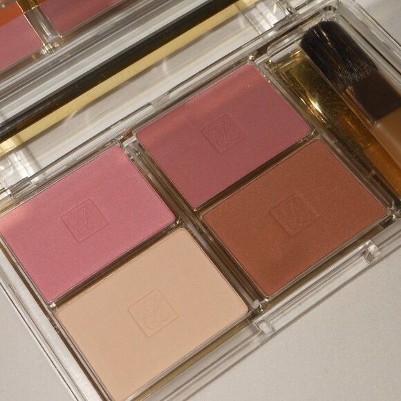 Estee Lauder Deluxe All Over Face Compact - Picture 3 of 4